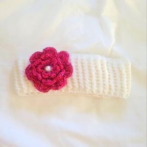 Crocheted headband with detachable flower